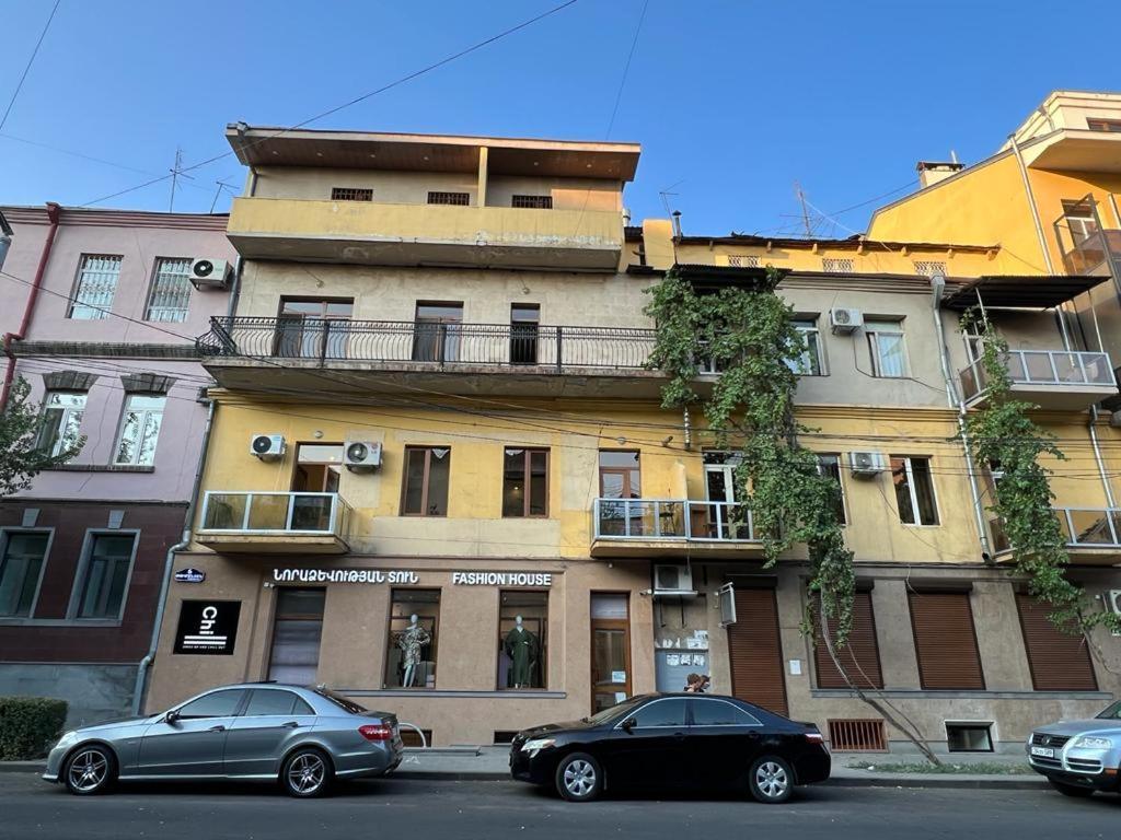 Tumanyan Street 3 Bedroom Deluxe Apartment With Large Balcony Tm662 Ереван Екстериор снимка