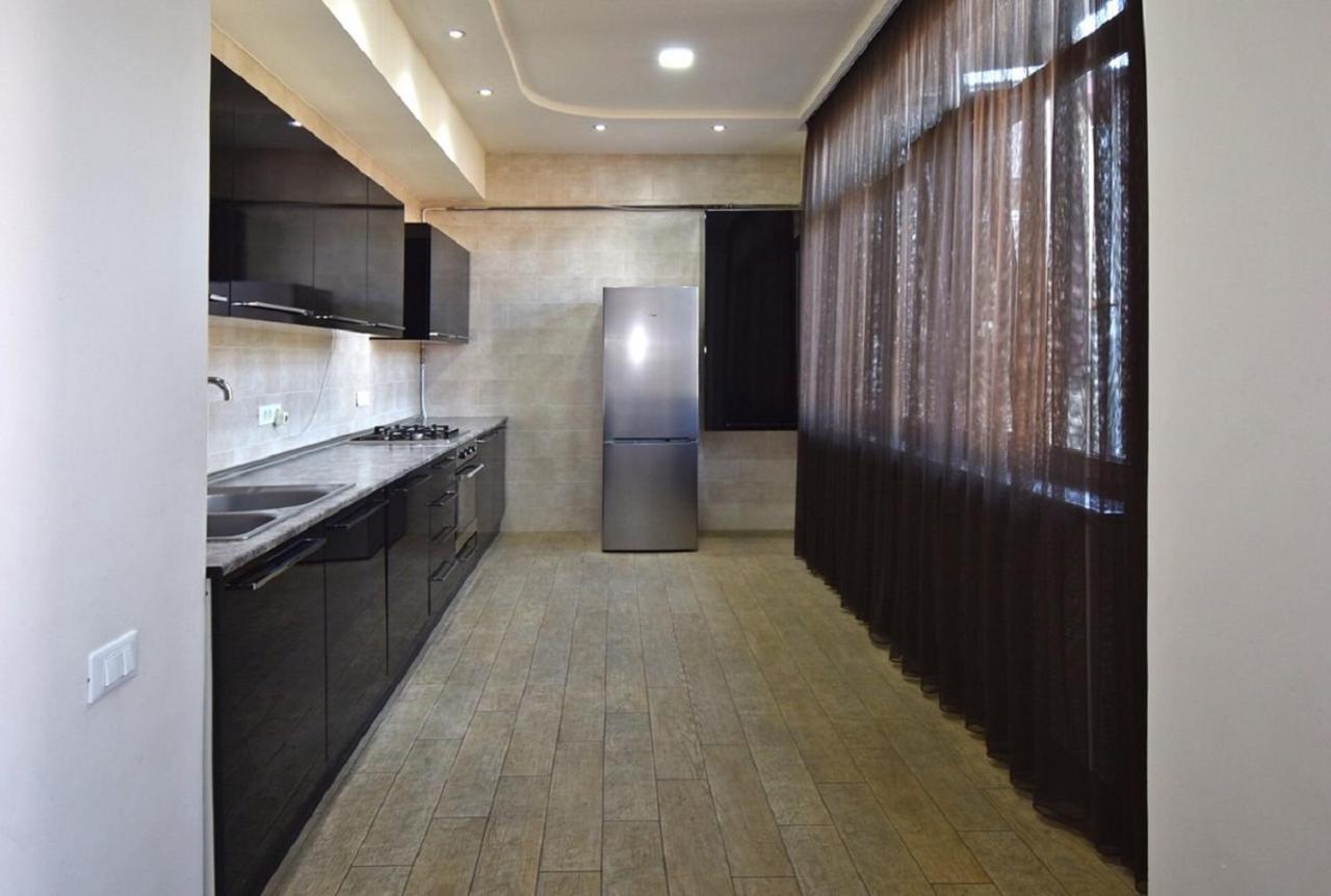 Tumanyan Street 3 Bedroom Deluxe Apartment With Large Balcony Tm662 Ереван Екстериор снимка