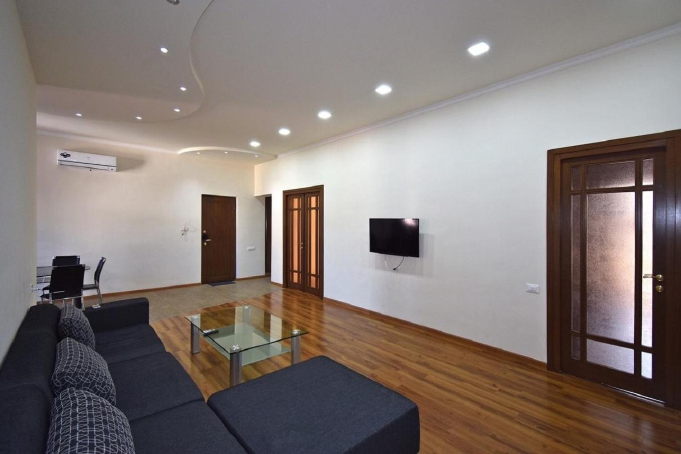 Tumanyan Street 3 Bedroom Deluxe Apartment With Large Balcony Tm662 Ереван Екстериор снимка