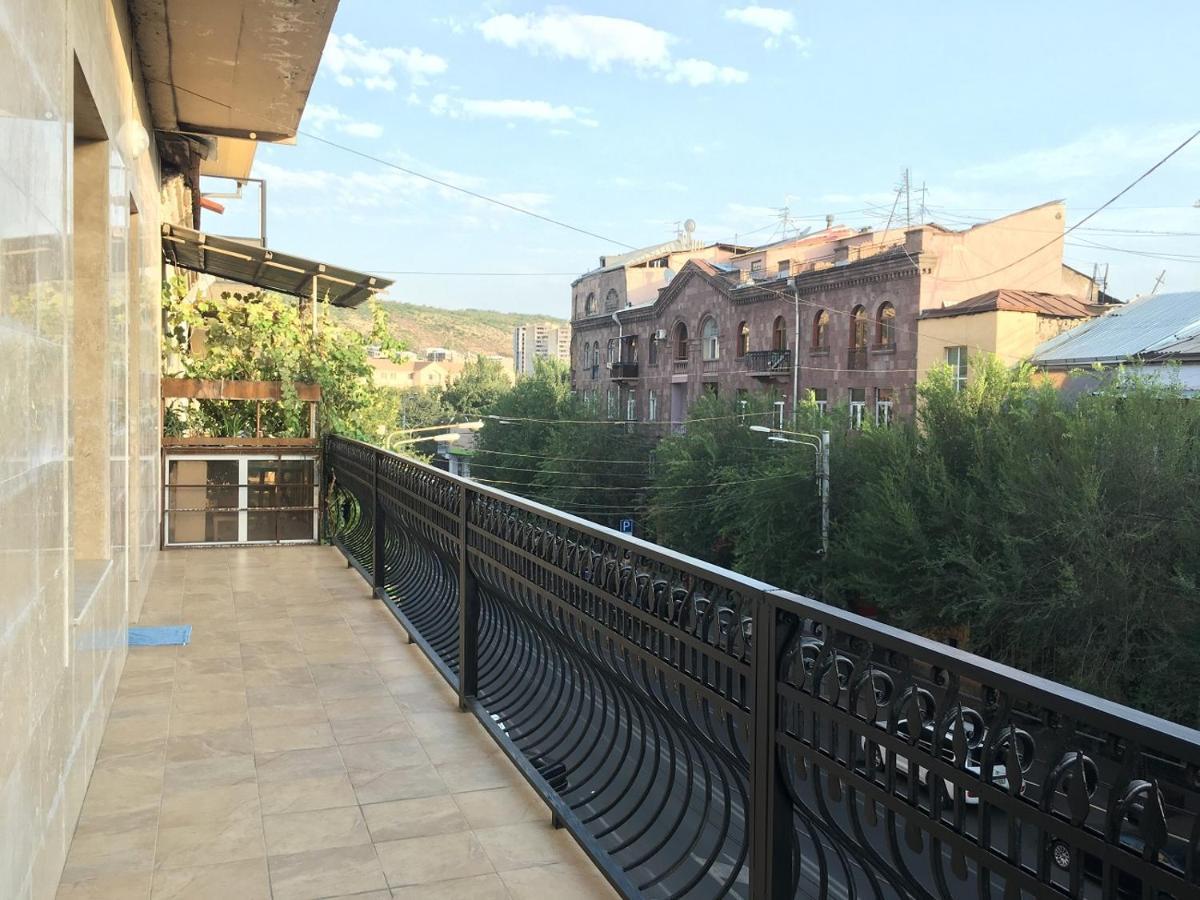 Tumanyan Street 3 Bedroom Deluxe Apartment With Large Balcony Tm662 Ереван Екстериор снимка