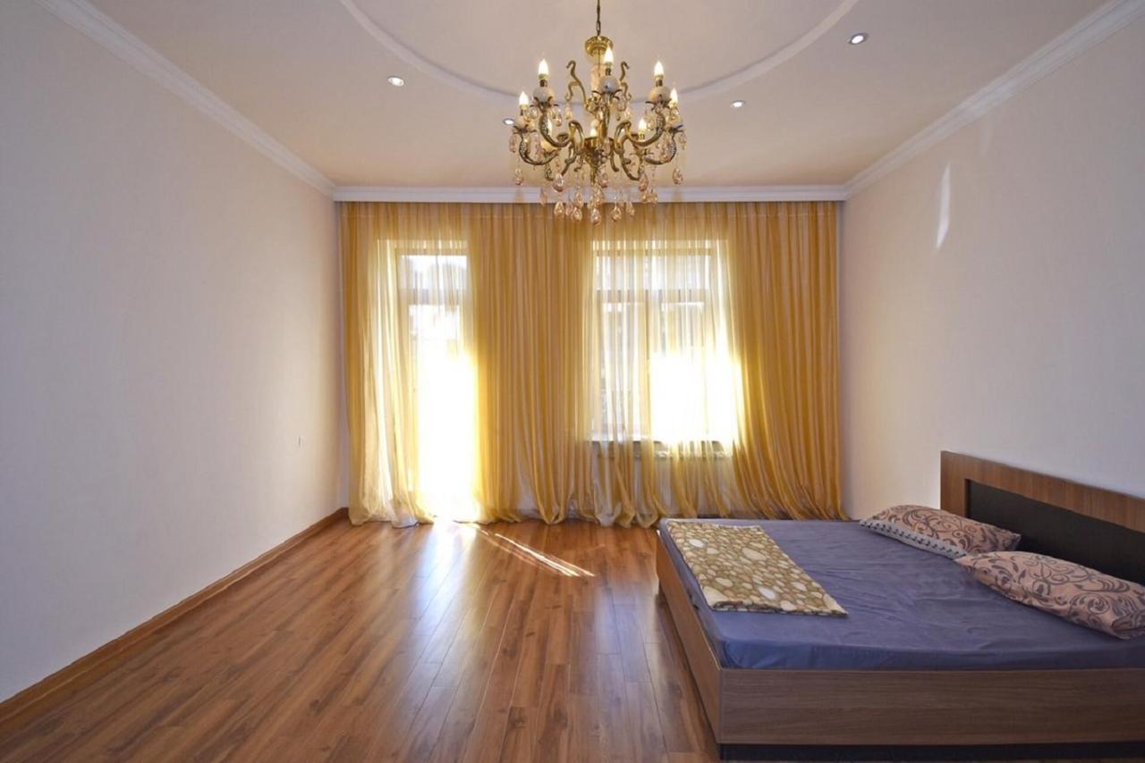 Tumanyan Street 3 Bedroom Deluxe Apartment With Large Balcony Tm662 Ереван Екстериор снимка