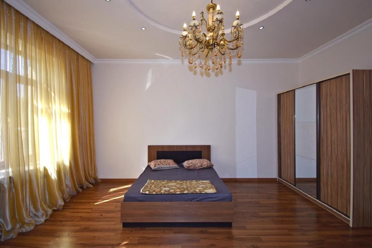 Tumanyan Street 3 Bedroom Deluxe Apartment With Large Balcony Tm662 Ереван Екстериор снимка