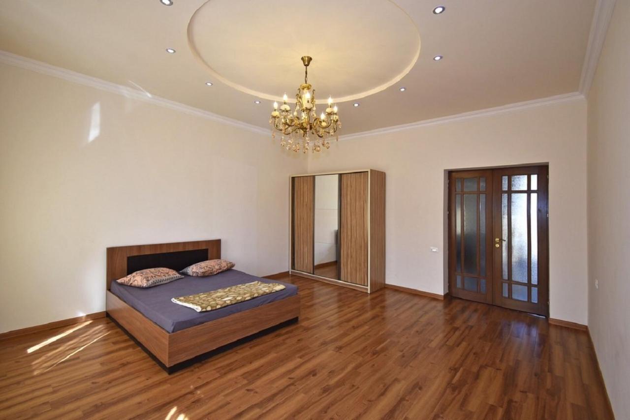 Tumanyan Street 3 Bedroom Deluxe Apartment With Large Balcony Tm662 Ереван Екстериор снимка